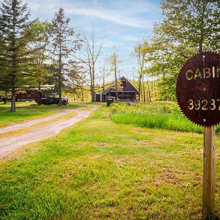 Cozy Cabin With Hottub At Cloverdale Cabins Hinckley Exteriér fotografie
