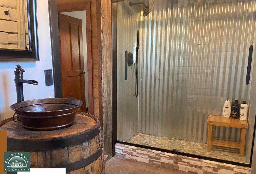 Cozy Cabin With Hottub At Cloverdale Cabins Hinckley Exteriér fotografie