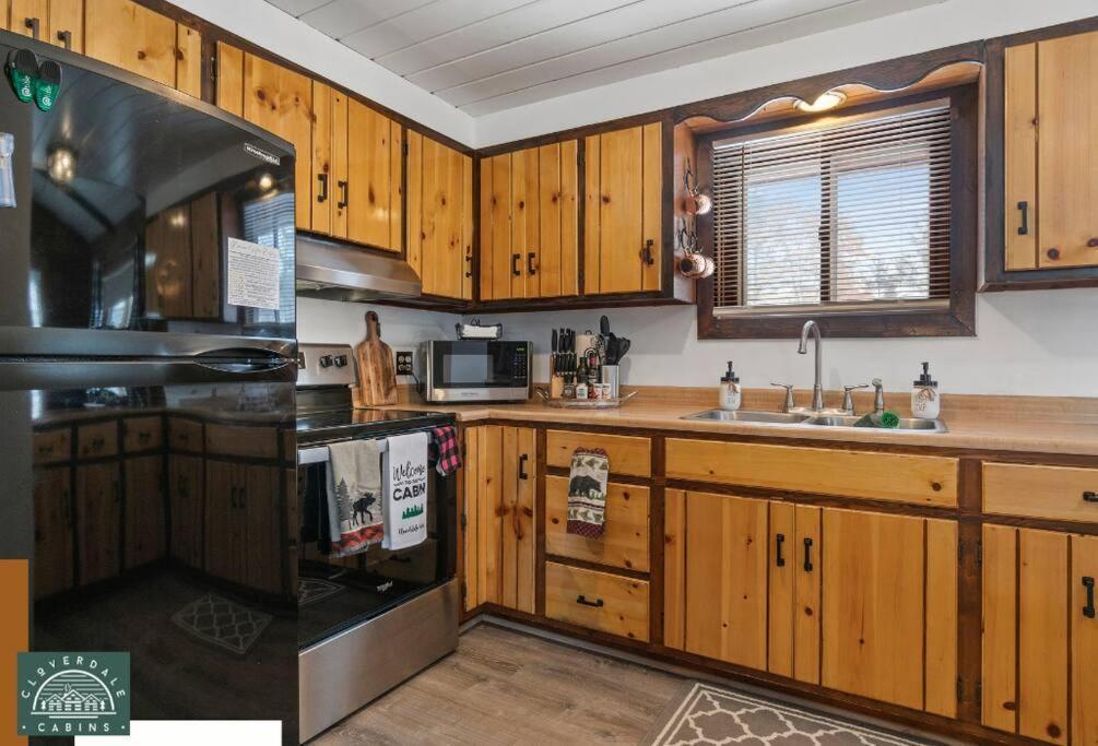 Cozy Cabin With Hottub At Cloverdale Cabins Hinckley Exteriér fotografie
