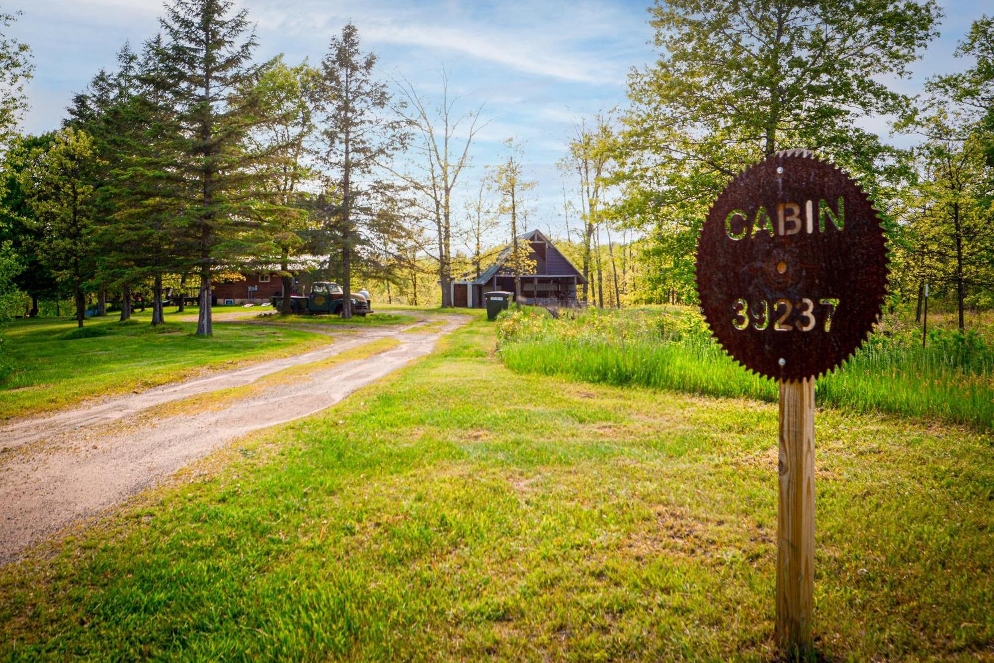Cozy Cabin With Hottub At Cloverdale Cabins Hinckley Exteriér fotografie
