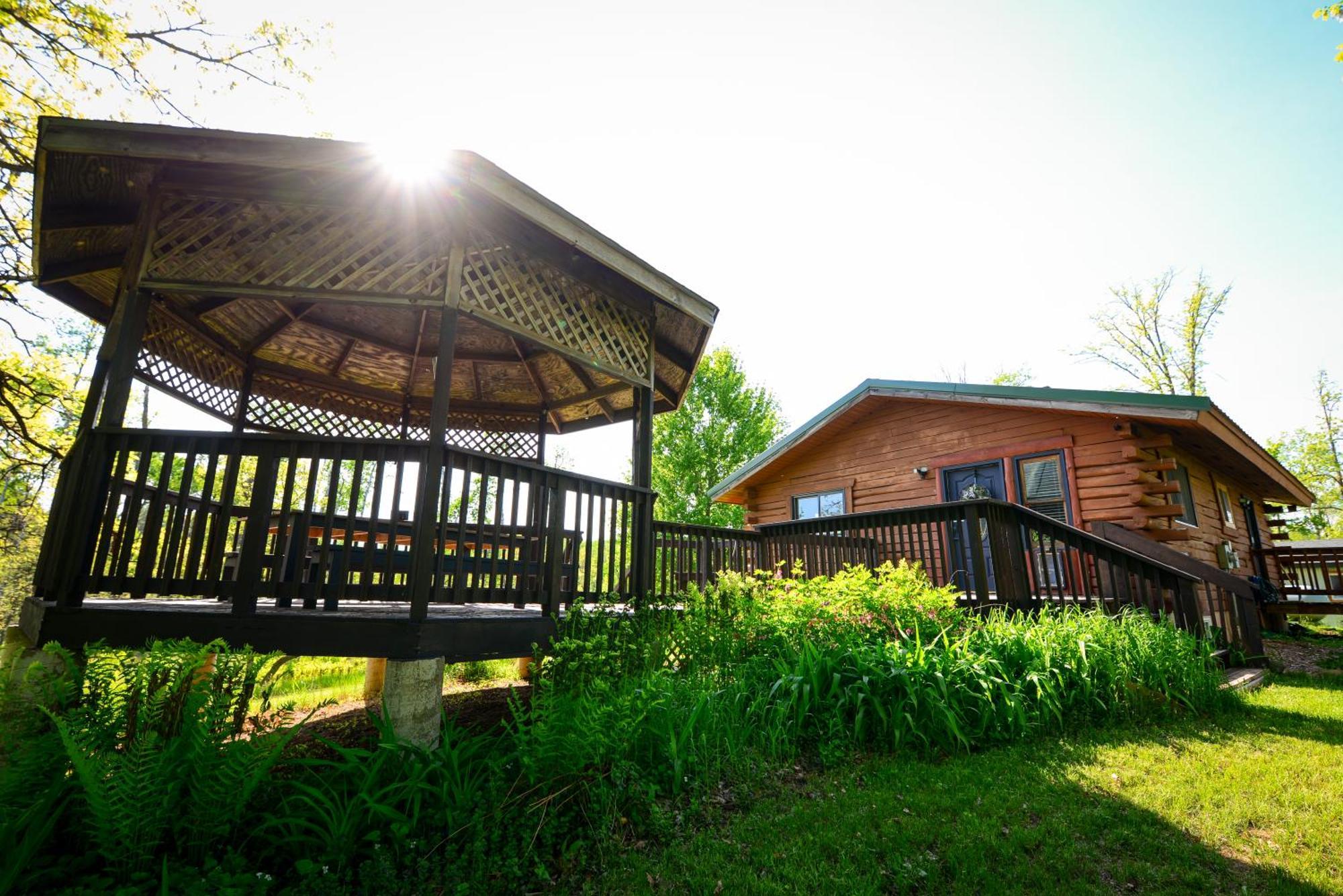 Cozy Cabin With Hottub At Cloverdale Cabins Hinckley Exteriér fotografie